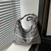 Bolso tote de lona casual de gran capacidad transfronterizo para estudiante 2026 nuevo bolso de hombro cruzado para el antebrazo de viajero con lunares