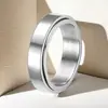 Anillo de Acero Inoxidable Diseño para Mujer Giratorio Transfronterizo Europeo y Americano Descompresión No se Desvanece Estrella Luna Anillo de Acero al Titanio