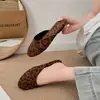 Estilo Sencillo Moda Versátil Punta Cerrada Media Zapatilla de Casa para Mujer 2026 Verano Nuevo Llegado Exterior Planas Sin Cordones Mocasines Zapatillas Zapatos