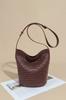 Bolso Tejido a Mano de Cuero Genuino para Mujer, Bolso Cubo Versátil de Gran Capacidad, Nuevo Bolso de Axila, Bolso Tote de Alta Gama para Viajes Diarios