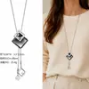 Cadena para Suéter de Collar Largo Geométrico, Accesorio de Lujo de Alta Gama, Versátil y de Moda, Colgante de Perla para Otoño e Invierno