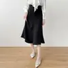Nuevo Estilo Primavera Temprana 2026 Falda Negra de Cintura Alta Adelgazante para Mujer, Falda de Cola de Pescado con Vuelo Elegante Retro Francés Femenina de Longitud Media