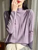Suéter de forro polar Andy para mujer con un sutil brillo, versátil para otoño e invierno, con una mezcla de lentejuelas, hilo y hilos brillantes, creando un tejido suave y acogedor con un toque de elegancia
