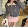 Cardigan de Tricô com Bordado Floral Estilo Suave LEKA para Mulheres Outono 2026 Top Suéter Casaco de Gola Boneca de Alta Qualidade