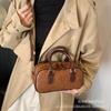 Bolsa de Bolos Portátil Retro al por Mayor para Mujer 2026 Nueva Moda Otoñal Bolsa Cuadrada Pequeña Bolso Cruzado Simple para Hombro