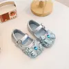 Zapatos Bajos de Princesa para Niñas Verano 2025 Nuevos Suela Suave Super Brillantes Zapatos de Cristal para Niñas Bebé Zapatos de Vestir de Cuero Estilo Coreano