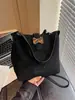 Bolsa Versátil Nova de Alta Qualidade, Bolsa de Ombro para Mulheres, Bolsa Tote Grande para o Dia a Dia, Bolsa de Suede Elegante para Usar sob o Braço