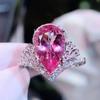 Celebridad de Internet Explosivo Lujo Corona Diamante de Alto Carbono Forma de Gota Simulación Color Turmalina Rosa Tesoro Anillo de Apertura Anillo de Compromiso con Diamante