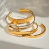 Jingqiao design transfronteiriço em aço titânio sentido 18k ouro aço inoxidável pulseira lisa padrão martelado pulseira aberta joias de nicho de luxo leve
