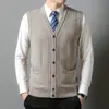 Chaleco de lana de un solo pecho con cuello en V para hombre al por mayor del fabricante, nuevo modelo 2026, chaleco cálido y a prueba de frío para otoño e invierno para papás