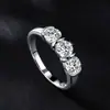 Anel de Moissanita de Três Pedras Moda Europeia e Americana Anel de Casamento Atacado Anel de Prata Esterlina S925 Anel de Casamento para Mulheres em Estoque