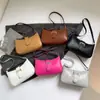 Bolso de axila retro de alta calidad para mujer 2025 Nueva tendencia de bolso de mujer Bolso de hombro de moda Bolso de media luna de estilo simple y occidental
