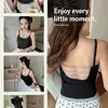 Estilo Nuevo Primavera y Verano Camisola Falsa de Dos Piezas para Mujer con Espalda Hueca, Color de Contraste, Almohadillas Fijas, Ropa Exterior, Ropa Interior, Top Chaleco