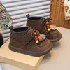 2026 Verano Nuevos Zapatos de Cuero Zapatos para Niños Auténticos Antideslizantes para Mujer Velcro Primavera/Otoño Casual 3-6 Años Gamuza de Vaca Mate