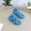 Sandalias para Niñas 2025 Primavera/Verano Nuevo Estilo Zapatos Deportivos de Playa Cerrados para Niños Zapatos de Agua para Niños Color Caramelo Zapatos de Exportación