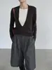Camiseta básica de punto estilo coreano Taochuan, dos piezas falsas, cuello en V, otoño 2026, diseño adelgazante de manga larga top YL126