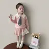 Conjunto de Saia Plissada Estilo Academia para Meninas Estilo Coreano Outono Inverno 2026 Nova Moda Infantil Suéter para Menina Conjunto de Duas Peças