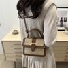 2025 Primavera Nova Moda Casual Bolsa de Ombro Retro Contraste Cor Simples Bolsa de Ombro Commuter Simples Estilo Ocidental Bolsa Crossbody