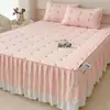 2024 Nueva Falda de Cama Estilo Princesa Pieza Única Colcha Acolchada Engrosada Cubierta Antipolvo Juego de Tres Piezas Cubierta de Falda de Cama con Encaje