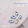 Arte de Unhas com Cristais Azul Claro Elegantes de Strass Grande, Strass de Base Irregulares Azul Claro em Formato de Coração e Pêssego, Strass Coloridos Irregulares Empilhados, Acessórios para Unhas