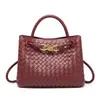 Bolso de Mano Tejido para Mujer 2025 Nuevo Gran Capacidad Versátil Bolso de Hombro Cruzado Debajo del Brazo Retro Mate