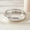 2026 Nuevas Pulseras Minimalistas Lisas de Venta Caliente Transfronterizas Europeas y Americanas para Mujeres, Pulseras de Lujo Ligero de Nicho al por Mayor