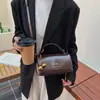 2025 Nuevo Moderno de Nicho de Alta Gama Estilo Retro Versátil Lujo Ligero Bolso de Hombro Único para Axila Cruzado para Mujer