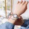 Relógio Novo com Pulseira de Aço para Comércio Exterior para Estudantes Femininas, Pulseira Tipo Bracelete de Joia da Moda e Tendência Estilo Coreano Relógio Elegante com Pulseira de Aço para Mulheres