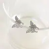 Aretes Dinámicos de Mariposa para Mujer Sin Perforaciones, Accesorios para Orejas de Estilo Minimalista Modernos y Únicos, Set de Aretes Simple y Compacto