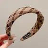 Faixa de cabelo xadrez de cetim para mulheres, faixa de cabelo antiderrapante para outono e inverno, uso diário, faixa de cabelo para lavar o rosto, acessório de cabelo de coroa alta
