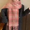 Bufanda Cuadros Rojos Navideña para Mujer en Otoño e Invierno Estilo Coreano Imitación Cachemir Lujo Accesible Alta Gama Bufanda Chal Cálido