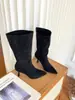 Botas curtas versáteis com design em camadas, saltos altos finos, botas de cowboy western, botas curtas femininas na cor damasco, botas que afinam até a panturrilha