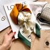 Elegante bufanda cuadrada pequeña con letras que combinan con todo, nueva bufanda decorativa de seda artificial, bufanda profesional estilo Chanel para mujer.