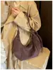 Bolso de mujer de alta gama, gran capacidad, nuevo estilo 2026, moderno, otoño/invierno, retro, diseño de nicho, bolso cruzado, para el trabajo, bolso tipo dumpling