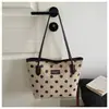 Bolso de Moda Estilo Coreano con Lunares para Mujer 2026 Nuevo Bolso Tote Casual con Bloques de Color Bolso de Hombro Individual de Gran Capacidad para Salir y Viajar al Trabajo
