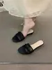Sandálias de salto baixo com laço de malha vazada estilo francês para mulheres, novas pantufas de salto baixo com biqueira aberta da moda verão 2026