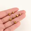 Cuentas redondas grabadas de acero inoxidable, electrochapado al vacío en oro de 18 quilates, cuentas espaciadoras con agujero pasante, cuentas sueltas de patrón de estrella que conservan el color para manualidades