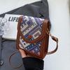 Bolso cruzado de alta gama estilo étnico para teléfono móvil para mujer, nuevo de otoño, de un solo hombro, pequeño cuadrado, moderno, versátil, monedero