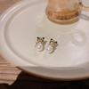 Pendientes de plata 925 con forma de tigre pequeño y diseño de doce signos del zodiaco de este año, con un temperamento que combina con todo, pendientes de perlas de moda nacional.