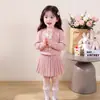 Conjunto de Suéter Infantil Estilo Coreano Estilo Pequeno Chanel Outono/Inverno 2026 Nova Moda Infantil Conjunto Elegante de Duas Peças para Menina