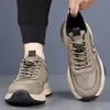 Novos Tênis Esportivos Casuais para Exterior 2026, Tênis de Caminhada Confortáveis e Leves, Disponíveis em Malha ou Couro, Tênis de Corrida Modernos para Homens