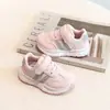 Zapatos ligeros de piel para niños pequeños, zapatillas transpirables para niñas, zapatillas deportivas para niños, nuevos zapatos para primavera y otoño 2026