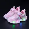 Novos Sapatos Moda Primavera e Outono 2025 Tênis Esportivos para Bebê com Luzes Sapatos de Princesa para Crianças Pequenas e Médias Sapatos Luminous de LED para Meninas