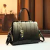 2026 Novo Modelo de Bolsa para Mulheres de Meia-Idade para Mães, Bolsa de Ombro e Transversal Simples, Elegante e Versátil