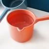 Cuchara de agua de mango largo, cuchara de agua espesa de plástico, cuchara de agua para lavar verduras en el hogar, cuchara de agua de color sólido simple con boca para cuchara de agua
