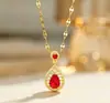 Colar Pingente Gota Zircônia Roxa Banhado a Ouro Cobre Design de Nicho de Luxo Leve Estilo Francês Transfronteiriço para Mulheres Corrente de Aço Titânio Corrente de Clavícula