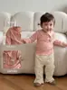 Camiseta Base Linda para Niñas con Pequeños Detalles Izquierdo y Derecho, Camiseta de Muñeca Estilo Coreano de Otoño, Top 3D de Conejo para Niños