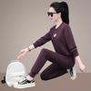 Conjunto Esportivo de Gola Redonda para Primavera e Outono para Mulheres 2026 Novo Estilo Roupa para Mãe Redutor de Idade Emagrecedor Roupa de Corrida Conjunto de Duas Peças