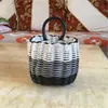 Cestas Portátiles, Cestas para Flores, Cestas para Vehículos Eléctricos, Pequeñas Cestas Colgantes Tejidas tipo Ratán de Plástico, Cestas para la Ropa Sucia, Cestas de Almacenamiento con un Solo Asa