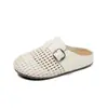 2026 Novas Chinelas Casuais Tecidas com Cobertura para os Dedos para Mulheres, Sapatos Femininos Planos de Verão Antiderrapantes Vazados Respiráveis Confortáveis